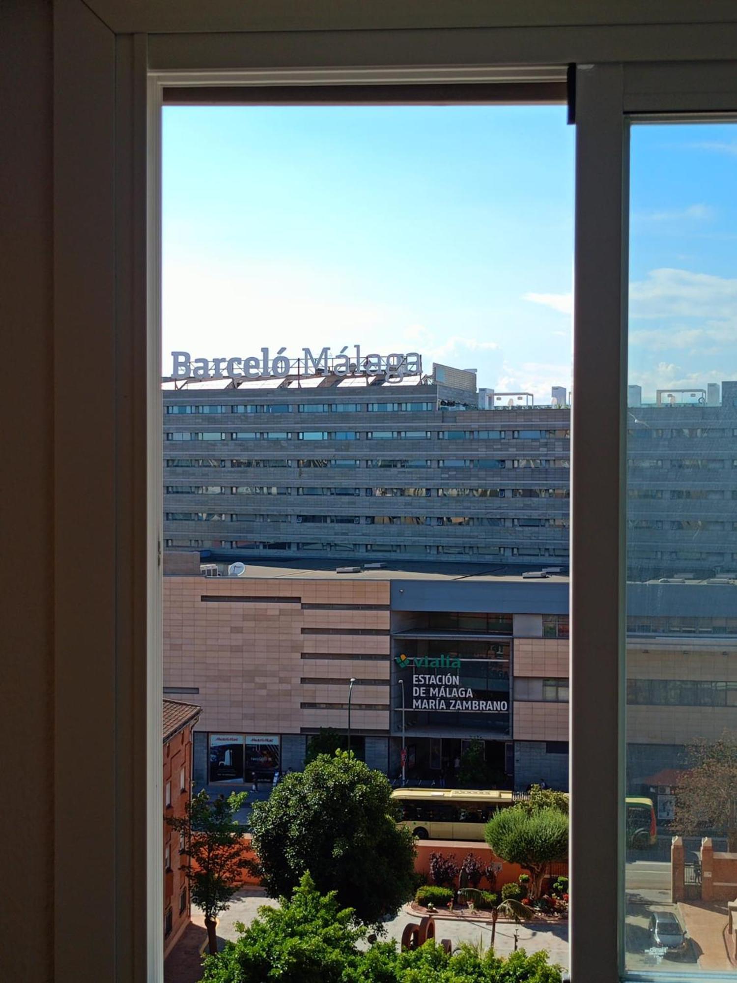 Habitacion Privada Centro Malaga Cerca Tren Maria Zambrano Y Playa Muy Buena Conexion Wifi Zewnętrze zdjęcie