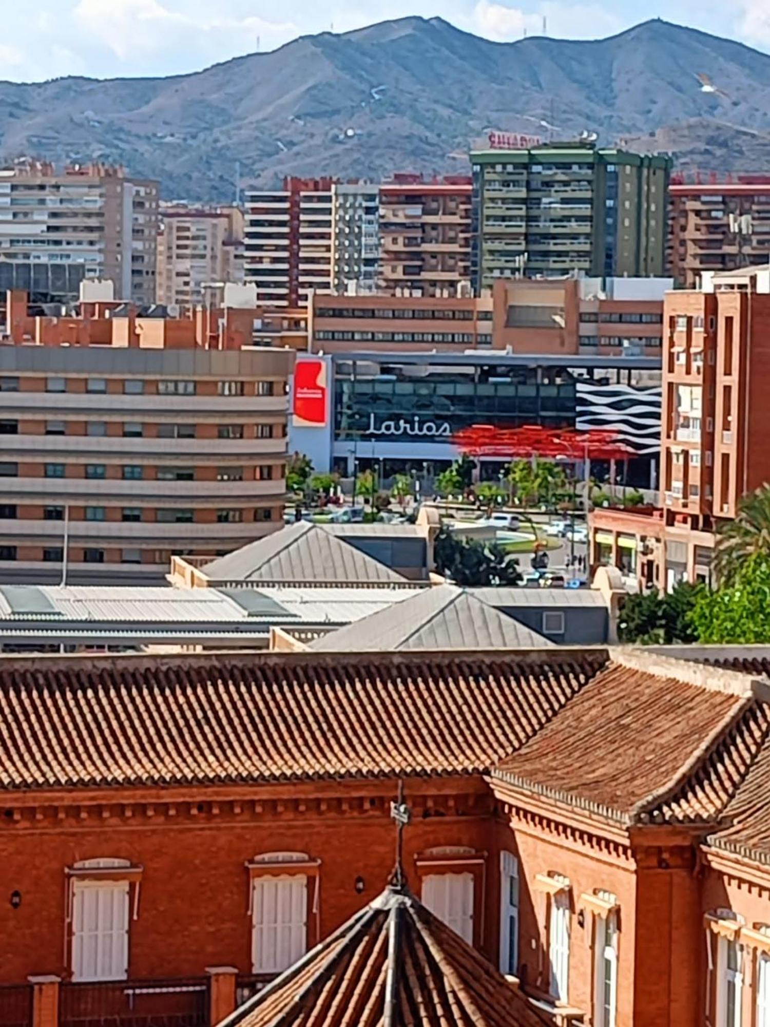 Habitacion Privada Centro Malaga Cerca Tren Maria Zambrano Y Playa Muy Buena Conexion Wifi Zewnętrze zdjęcie